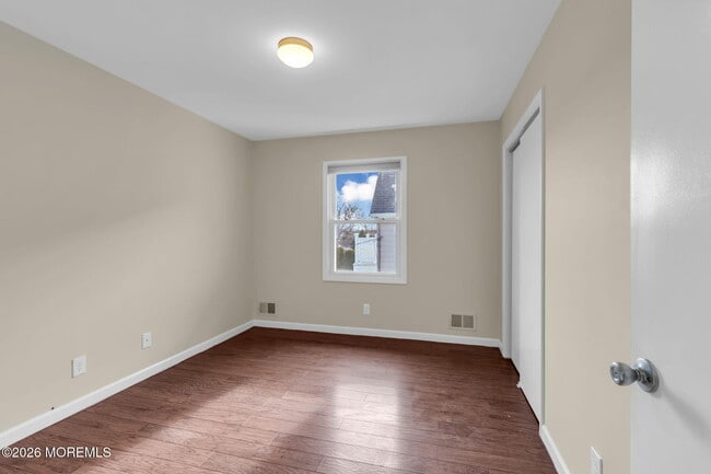 Building Photo - 404 9th Ave