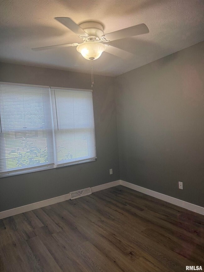Building Photo - 213 Appomattox Dr