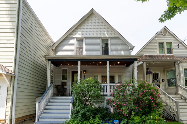 Primary Photo - 2156 W Cuyler Ave