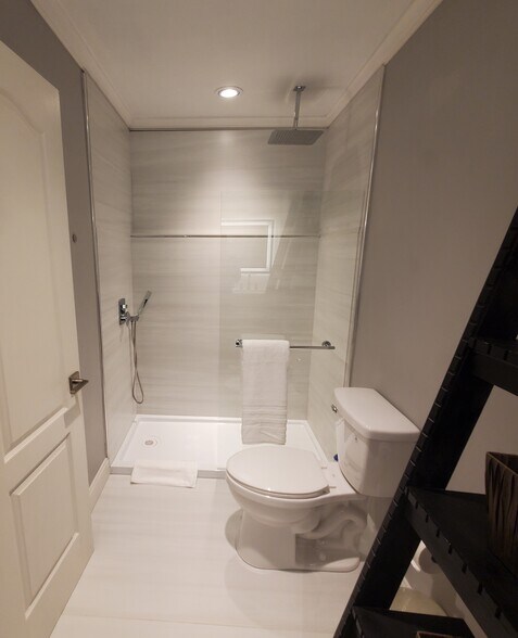 Building Photo - 6640 Ashebrooke Dr