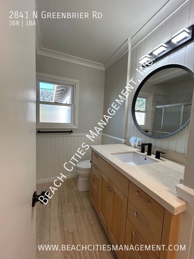 Building Photo - 2841 N Greenbrier Rd