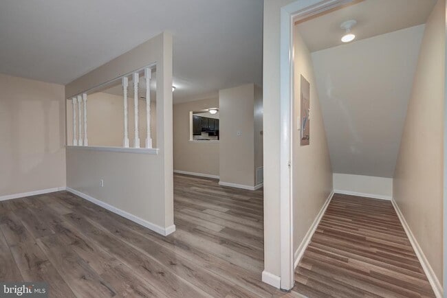 Building Photo - 5 Ford Ln