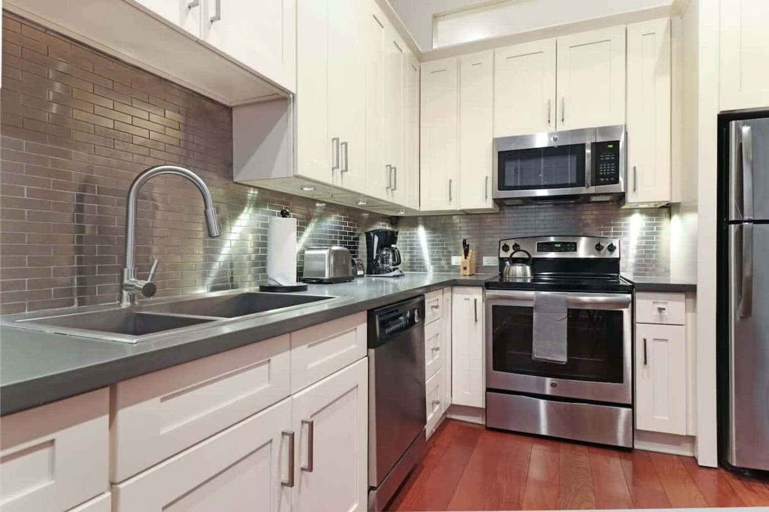 Building Photo - 822 Perdido St