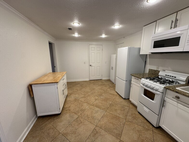 Full kitchen area view. Optional island on wheels provides extra space for kitchen items - 152 Redfield Ave