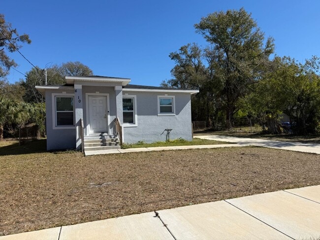 Building Photo - 3 Bed 2 Bath Home in Tampa!