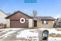 Building Photo - 2033 Queensbridge Dr