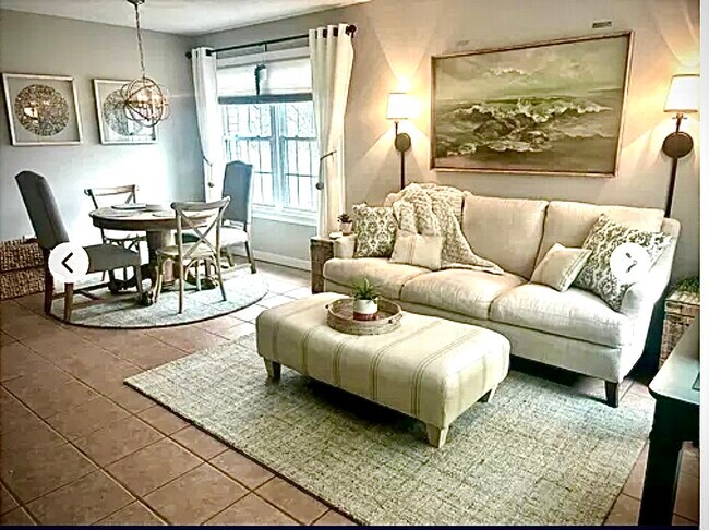 Building Photo - 16 Mussey St