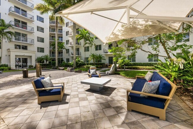 Building Photo - 5500 N Military Trl