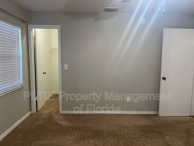 Building Photo - 70 Almond Rd