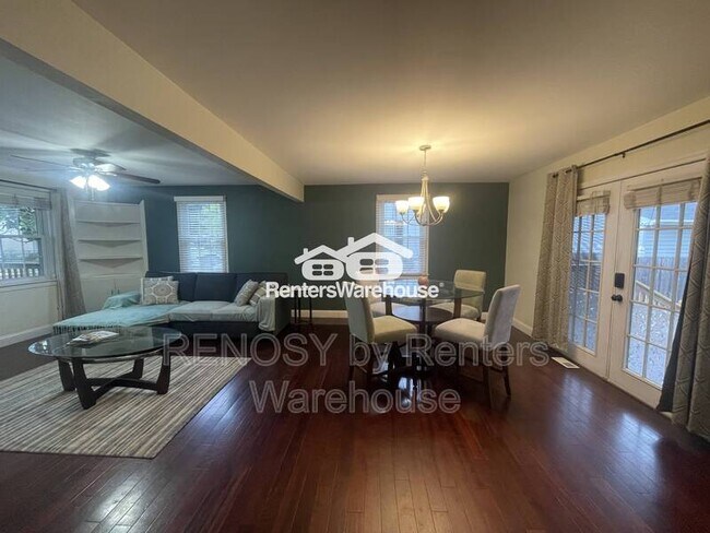 Building Photo - 8203 Watersedge Rd