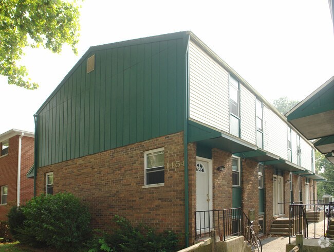 Primary Photo - 1454 Highland St