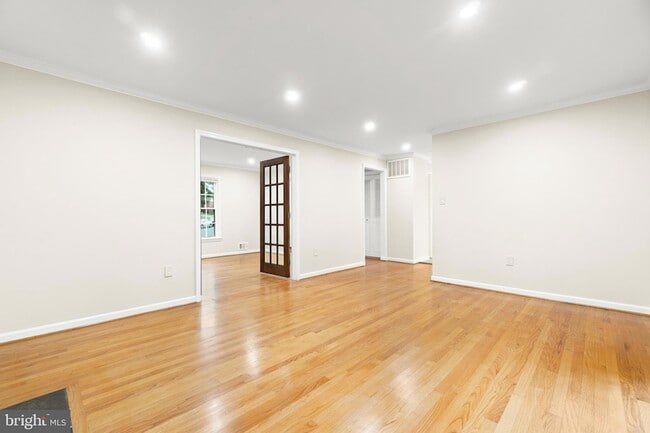 Building Photo - 1830 Clifdale Ct