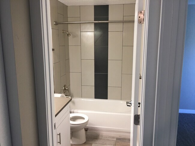 Building Photo - 10 W 1200 S