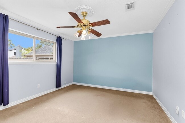 Building Photo - 11634 Southlake Dr