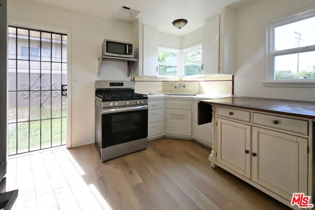 Building Photo - 4430 W 134th St