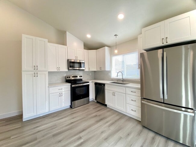 Building Photo - Beautifully Remodeled 3-Bedroom Home for Rent! - Northgate Neighborhood of Fremont!