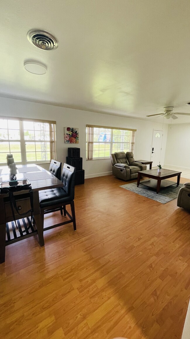 Dining/Living Room - 2155 Alafaya Trail