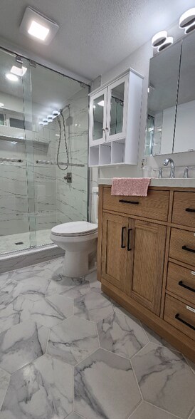 Building Photo - 1626 Huson Dr