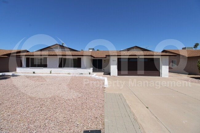 Primary Photo - 1816 E Oxford Dr