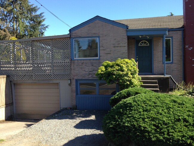 Primary Photo - Great 3Bed/1.25 bath in Sweet Location!!