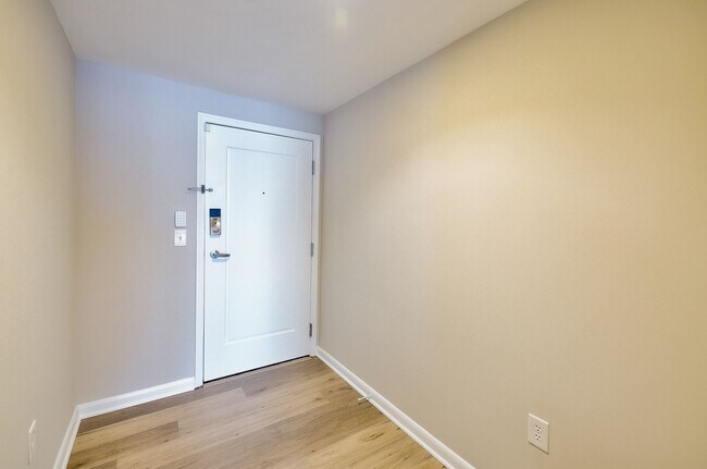 Building Photo - Modern Comfort 2BD/1BTH  in Navy Yard & So...
