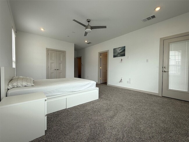 Building Photo - 555 Eiseley Dr