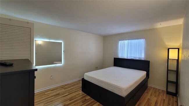 Building Photo - 415 NW 39th Rd