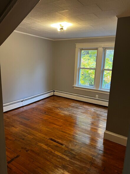 Bedroom - 2 North St