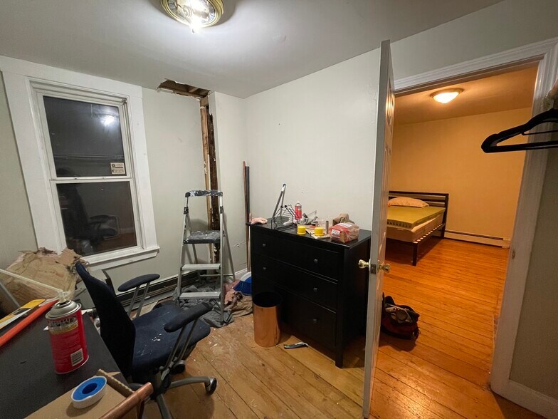 Building Photo - 63 Pleasant St