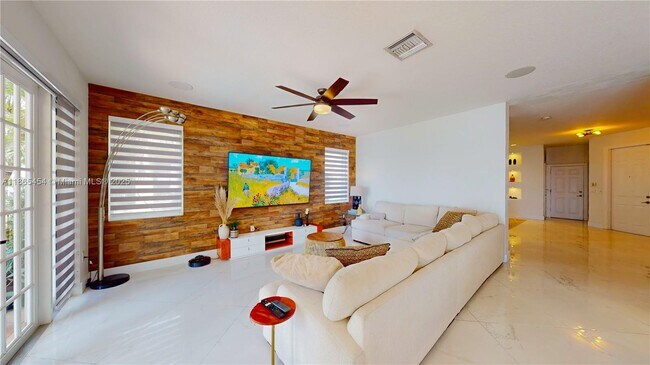 Building Photo - 5092 SW 173rd Ave