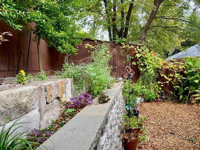 Building Photo - 327 Kahala Dr