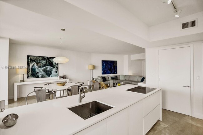 Building Photo - 400 Alton Rd