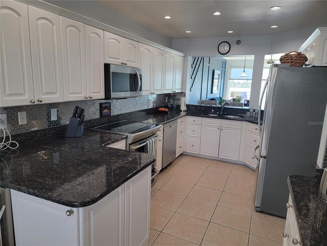 Building Photo - 8000 Sailboat Key Blvd S