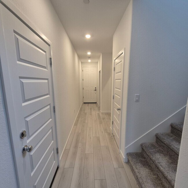 Building Photo - Brand New 4 Bedroom Home in Lennar's Cyan Community