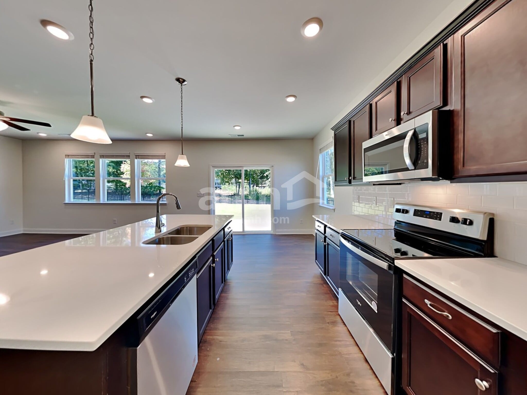 Building Photo - 639 Carnaby Ln