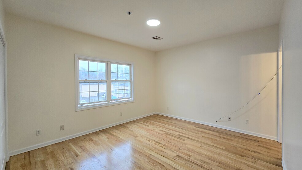 Building Photo - 157 Manchester Pl