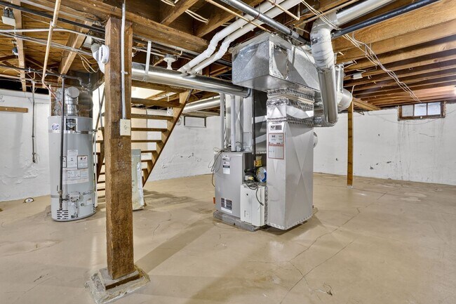 Building Photo - 3434 NE 18th Ave