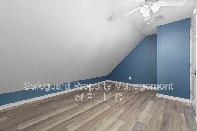 Building Photo - 3893 Paradise Bay Dr