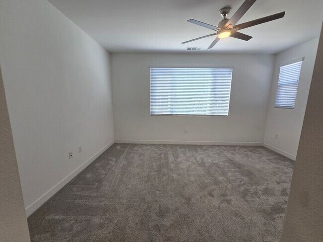 Building Photo - Modern Oceanside Home with Spacious Layout in a Desirable Community