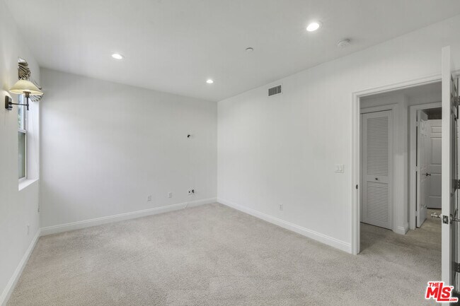 Building Photo - 1820 Benecia Ave