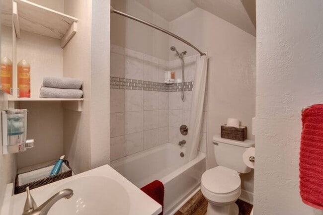 Building Photo - TheSuiteOne @ The Garland Suites (Furnished)