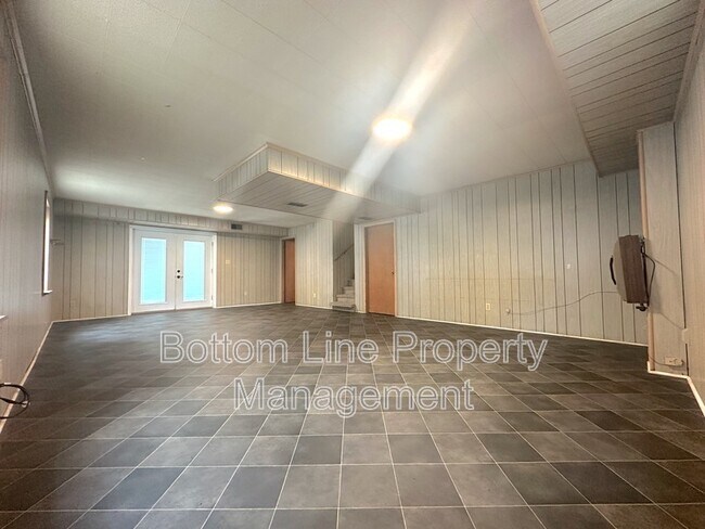 Building Photo - 9419 Brenda Ann Rd