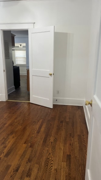 Building Photo - 2250 Evelyn Ave