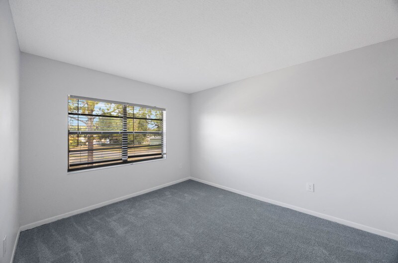 Building Photo - 200 Westwood Terrace N