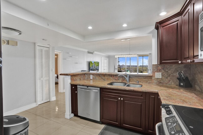 Building Photo - 3520 Oaks Way