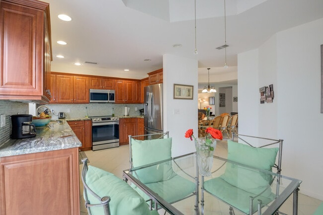 Building Photo - 11570 Briarwood Cir