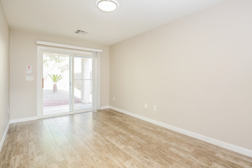 Building Photo - 5347 S Galanthus St
