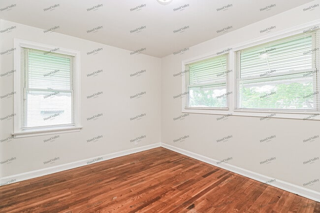 Building Photo - 9900 Gloucester Dr