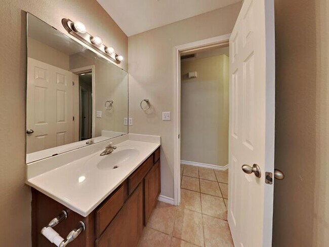Building Photo - 7237 Dunn's Point Dr