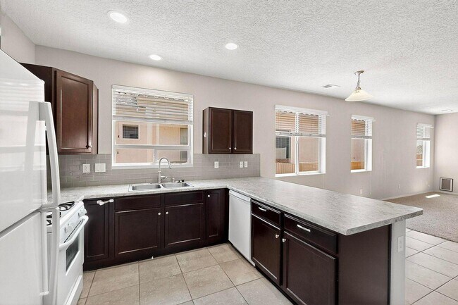 Building Photo - 6736 Tempe Ave NW